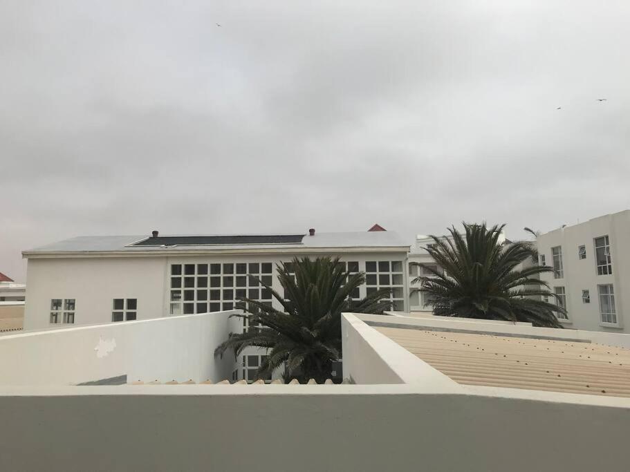 A Zen And Chic Beachfront Apartment Swakopmund Buitenkant foto